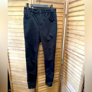 EUC Madewell Black Curvy high rise jeans.